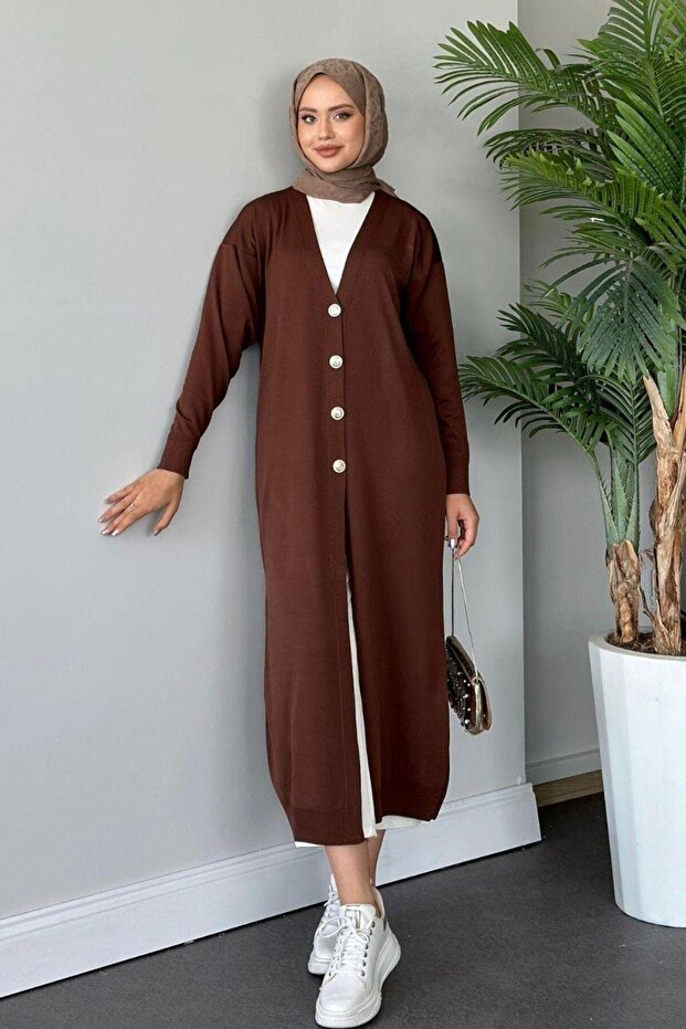 سترة طويلة بحبل بارد باللون البني