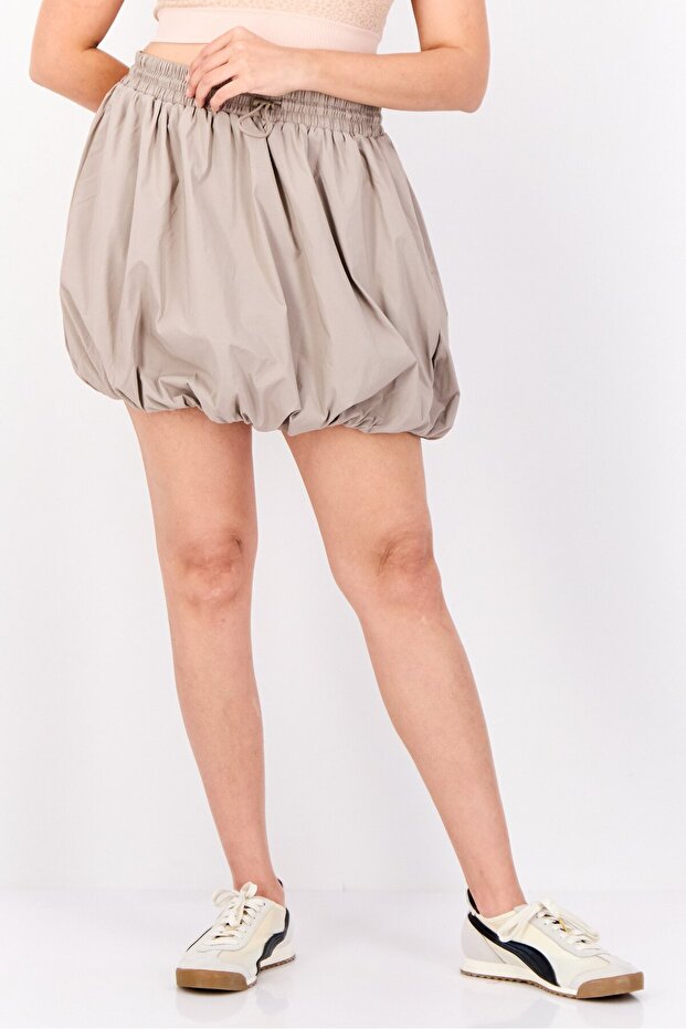 تنورة قصيرة سادة للنساء، رمادي فاتح - 1