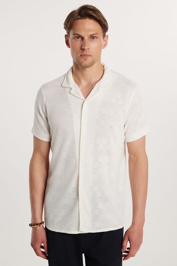 Slim Fit Kısa Kol Örme Kumaş Apaş Yaka Rahat Armürlü Doku Ekru Erkek Gömlek - 3