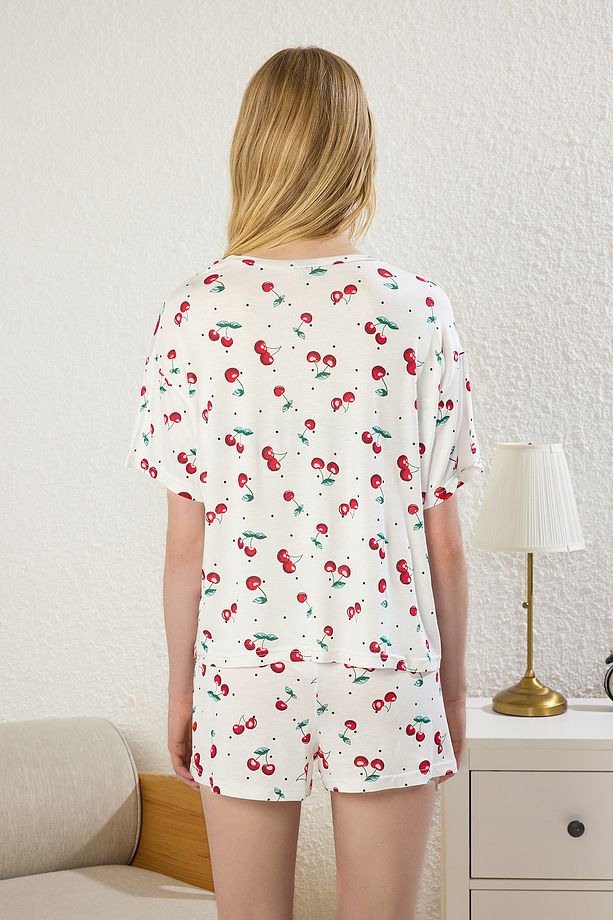 Kırmızı-Beyaz Kiraz Desenli ve Puantiyeli Şortlu Örme Pijama Takımı THMSS25PT00433 - 4