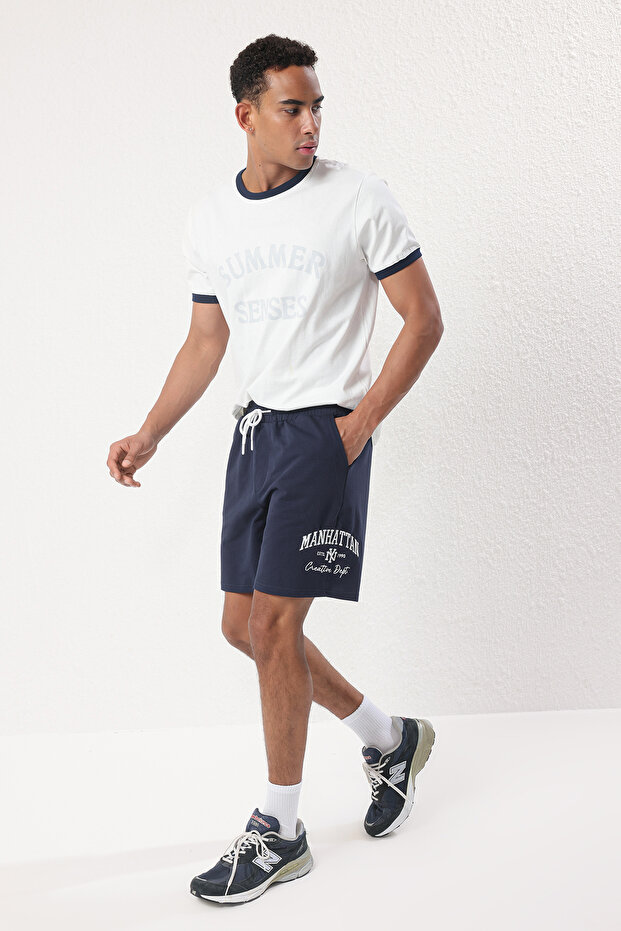 Lacivert Oversize/Geniş Kesim Manhattan Nakışlı Şort & Bermuda TMNSS25SR00036 - 1