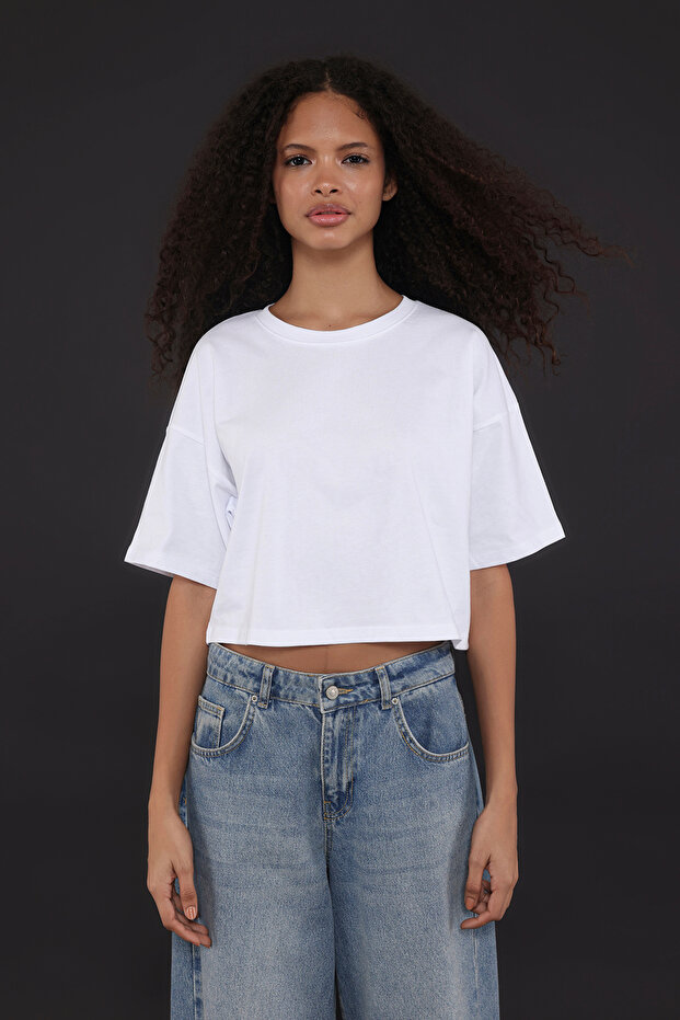 Beyaz %100 Kalın Pamuklu Crop Bisiklet Yaka Örme T-Shirt TWOSS23TS00038 - 2