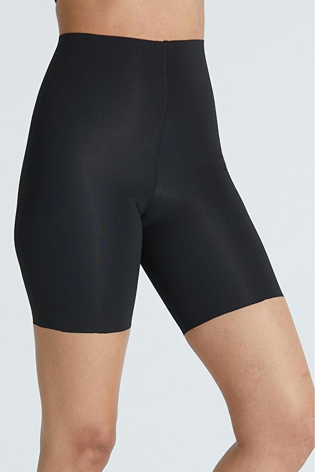 Laser Cut Shorts Corse