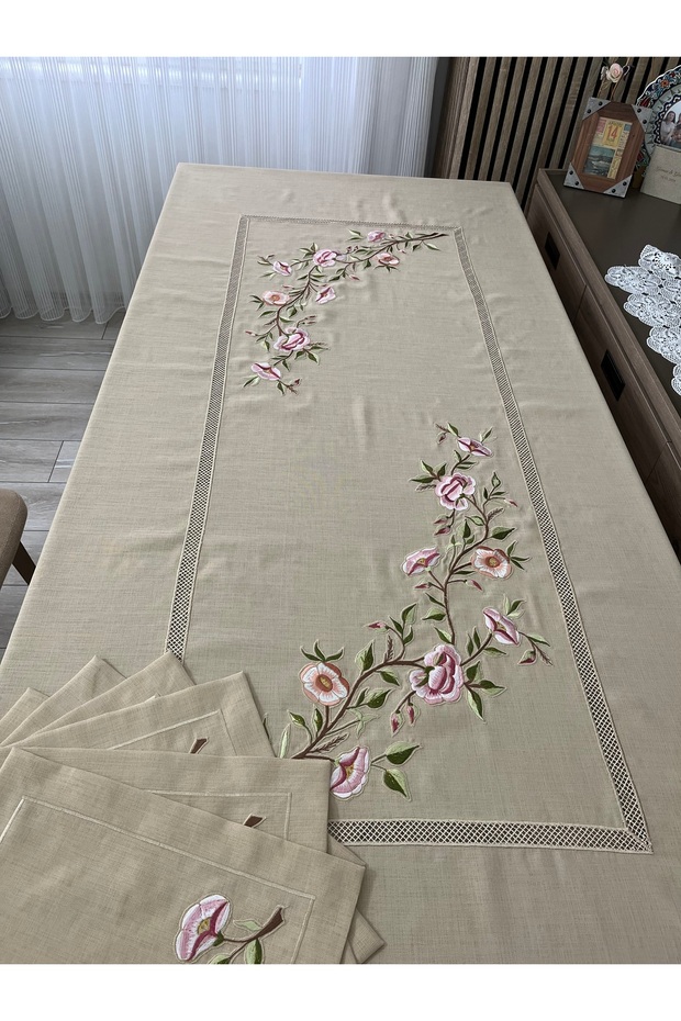 Nakışlı masa örtüsü - 2