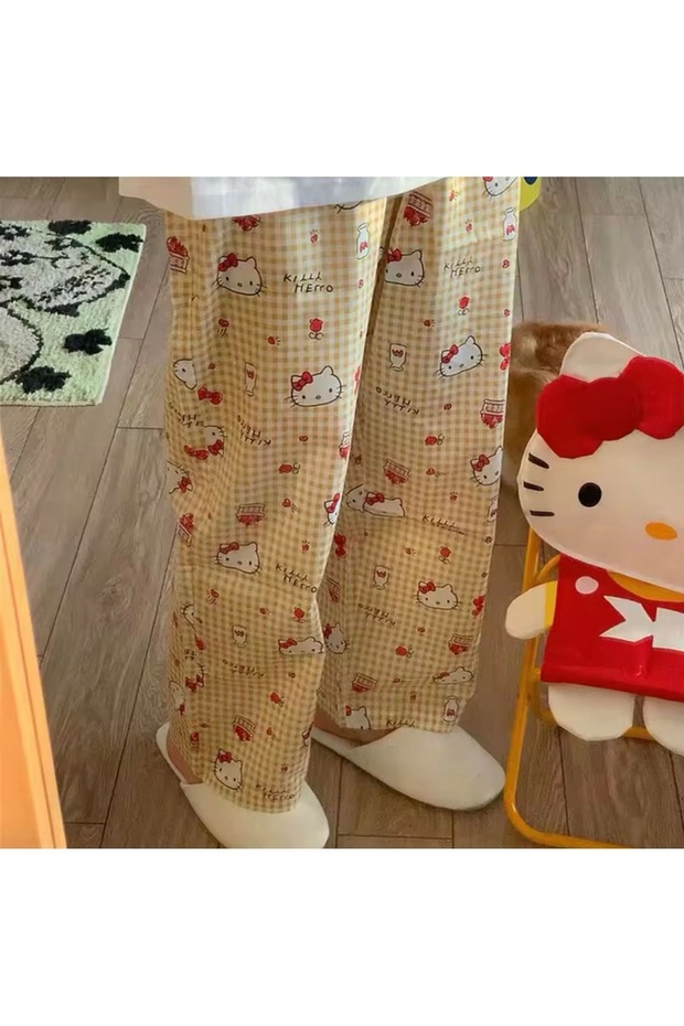 Yellow Hello Kitty Detail Unisex Pajamas