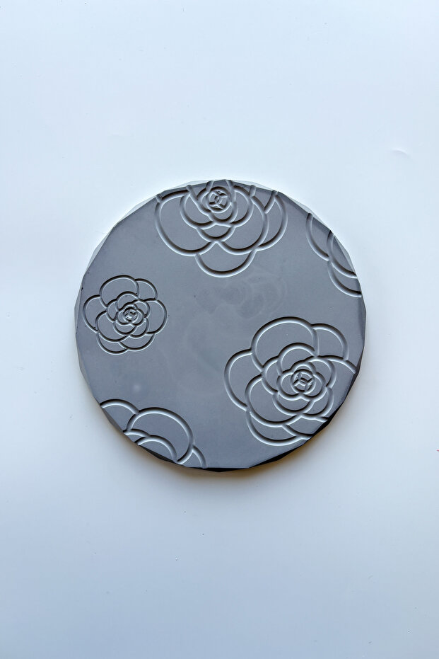 وردة منقوشة مستديرة باللون الرمادي - 2