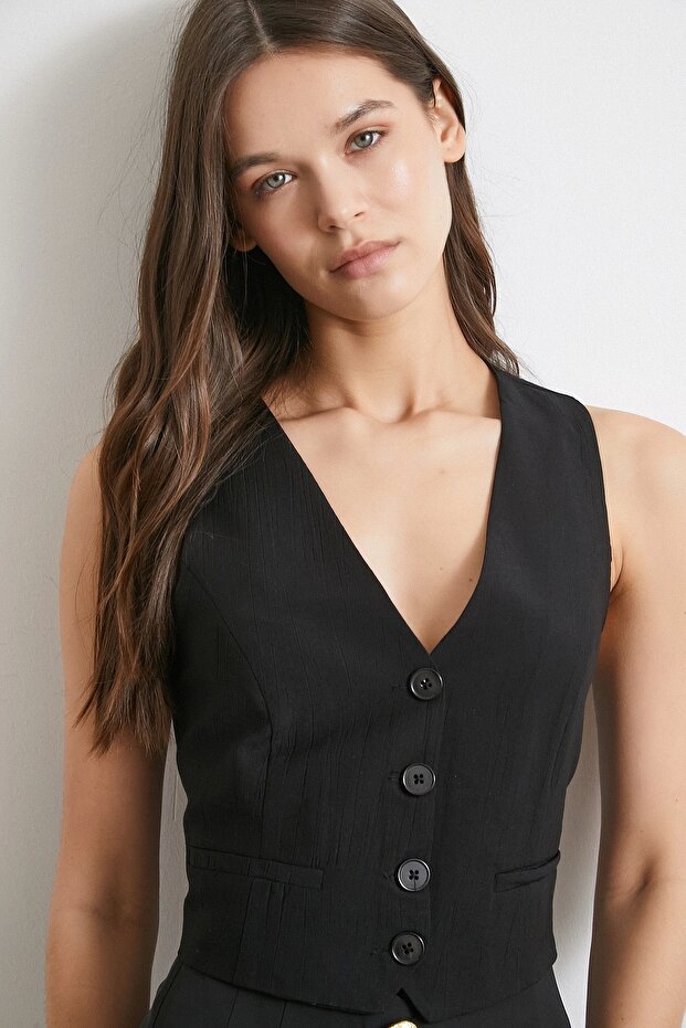 سترة بغطاء جيب بأربعة أزرار باللون الأسود - 2