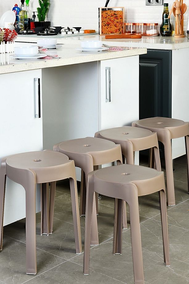 Kaymaz Ayaklı Dekoratif İç İçe Geçebilen Plastik Tabure Mutfak Bahçe Taburesi 6 Adet Latte - 1