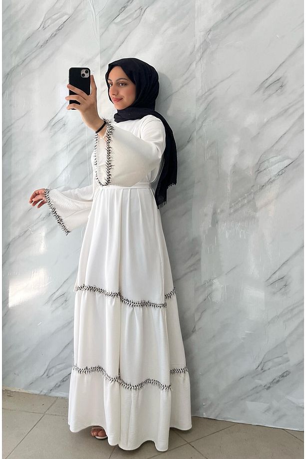 Beyaz fırfırlı yazlik geniş kesim elbise - 3