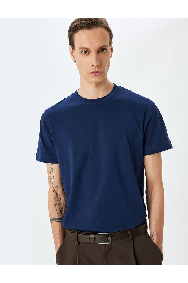 Pamuklu Bisiklet Yaka Regular Fit Kısa Kollu Basic Tişört - 1