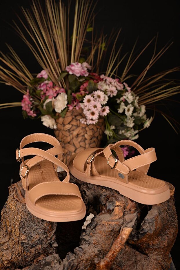 Anatomical Orthopedic Genuine Leather Comfortable Sole Women's Sandals Stylish and Pleasing Appearance
