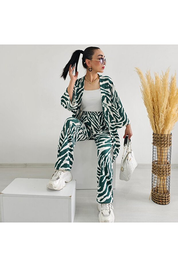 Full Waist Zebra Pattern Kimono Set