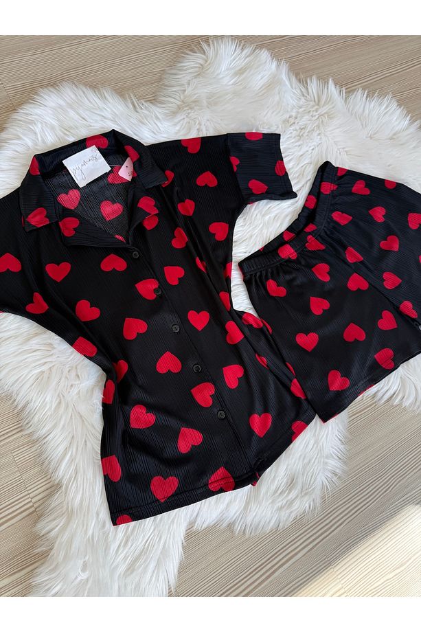Siyah Üzerine Kırmızı Kalp Desenli Pegasus Şortlu Pijama Takımı - 6