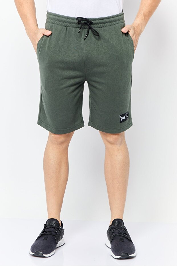 شورت رجالي أساسي برباط وشعار العلامة التجارية، رمادي غامق - 1