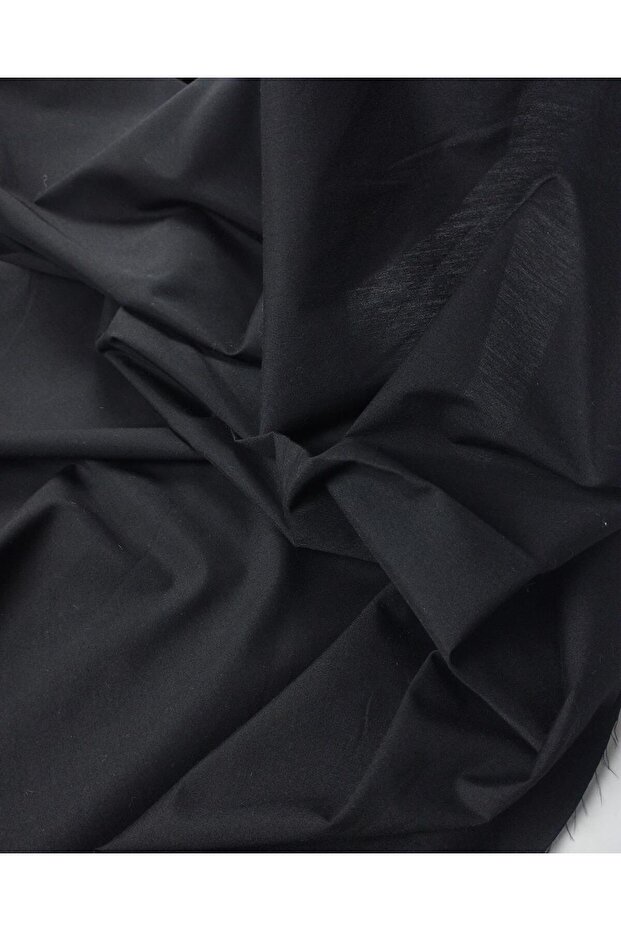 Poplin Woven in Black Color (Width 150 cm X Length 290 cm)