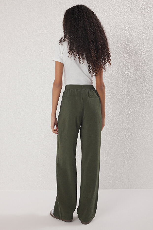 Haki Modal Yumuşak Tuşeli Kemerli Wide Leg/Geniş Paça Pantolon TWOSS25PL00112 - 4