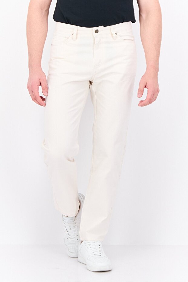 بنطلون جينز رجالي بقصّة عادية، سادة، غير قابل للتمدد، أبيض فاتح - 1
