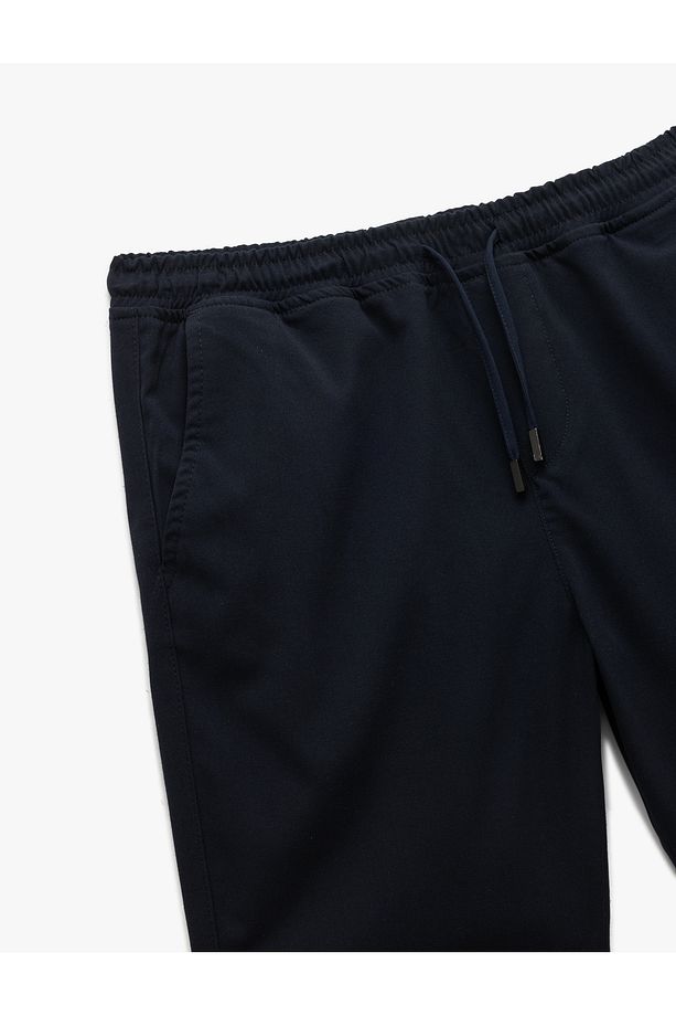 Viskon Karışımlı Cep Detaylı Bermuda Slim Fit Beli Bağcıklı Şort - 5