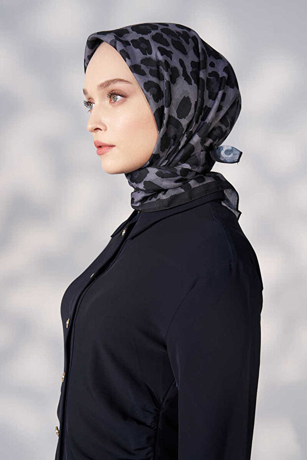 وشاح ديزي بنقشة الفهد - أسود - 2