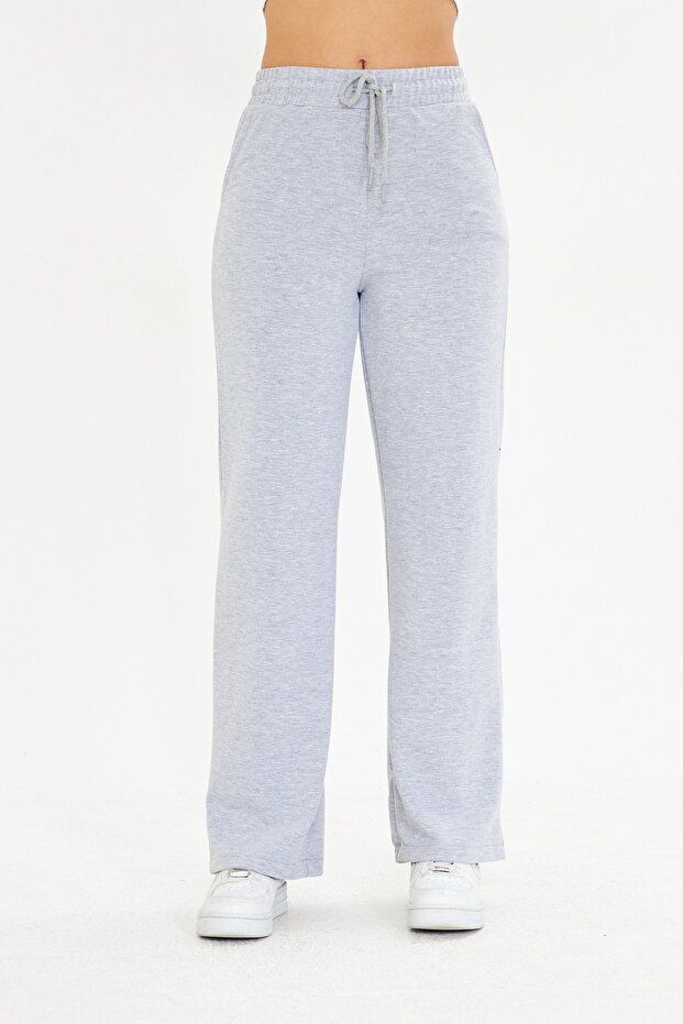 طقم بدلة رياضية باللون الرمادي - 5