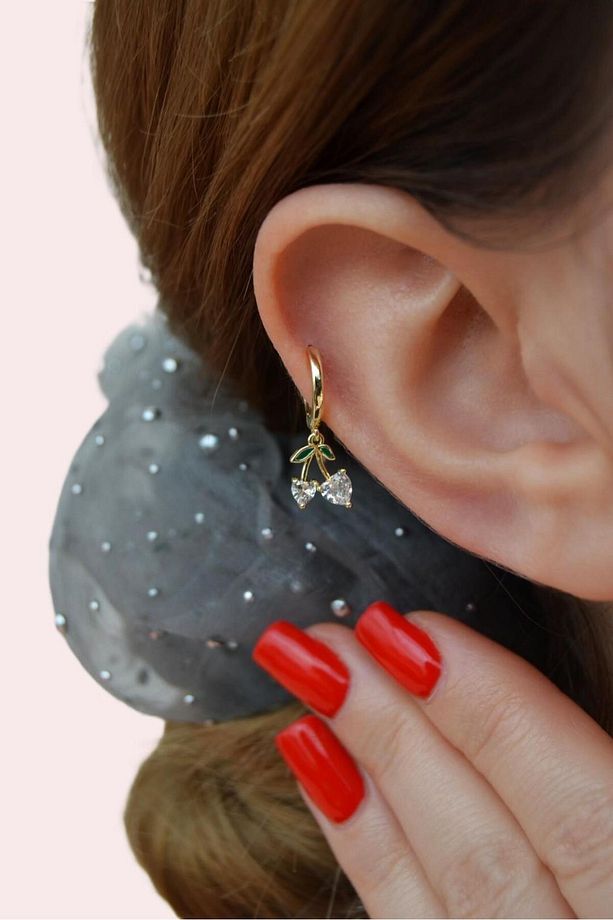 Zirkon Kalp Taşlı Kiraz Charm Halka Piercing – 14k Gold Renk | Helix, Kıkırdak, Lob Uyumlu | Tekli - 1