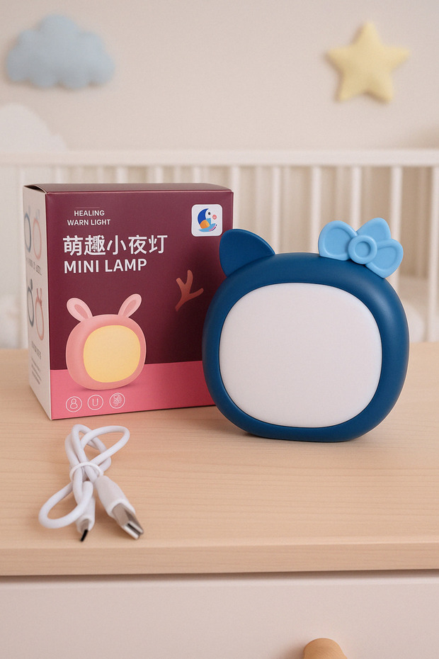 Kitty Design Night Light – USB Wired Desk Lamp with 2 Modes That Don’T Fatigue Your Eyes