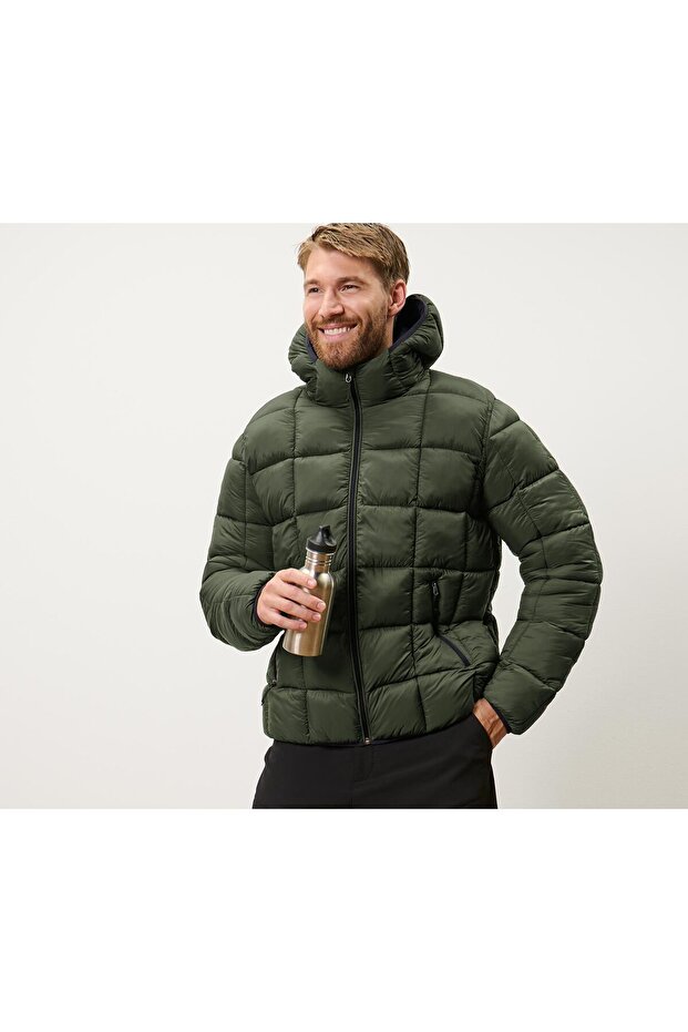 Kapitone Mont, Haki - 1