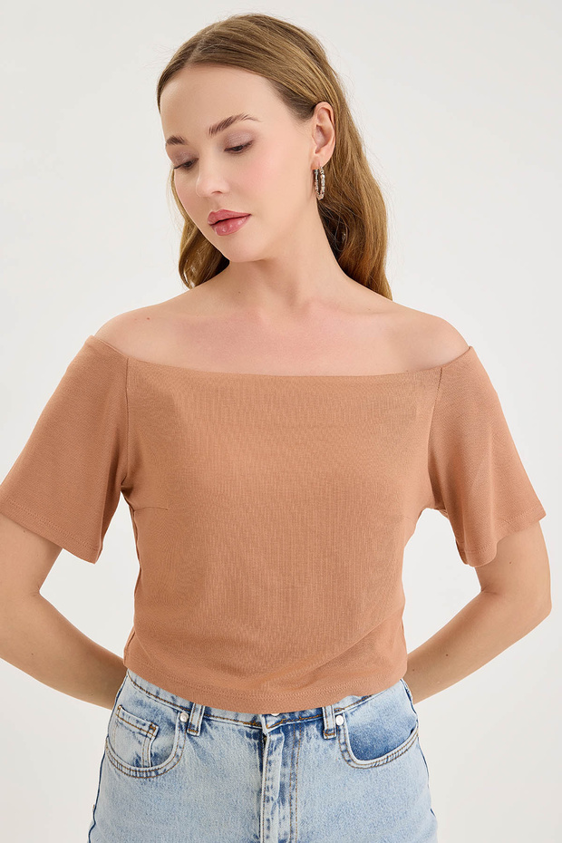 بلوزة قصيرة برقبة قارب - 3