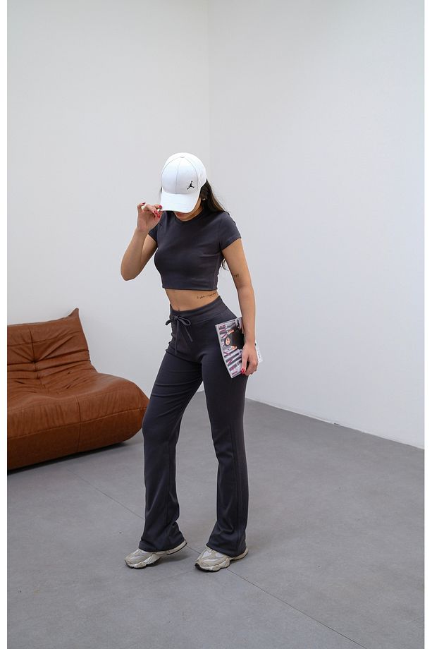 Kadın Antrasit Vücuda Oturan Esnek Örme Crop Tshirt ve İspanyol Paça Tayt Y2K Alt-Üst Takım - 3