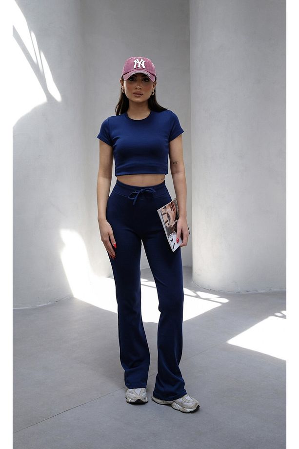 Kadın Lacivert Vücuda Oturan Esnek Örme Crop Tshirt ve İspanyol Paça Tayt Y2K Alt-Üst Takım - 1