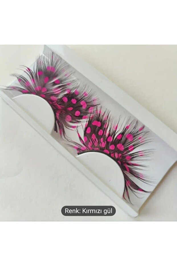 PEMBE BENEKLİ KİRPİK