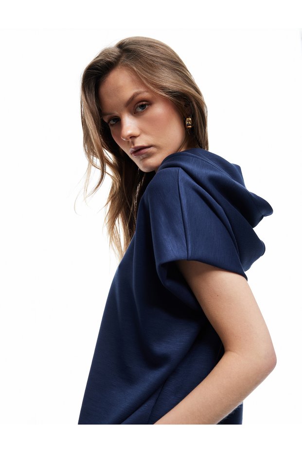 Viscose Fabric Blended Hooded Sleeveless Sweatshirt with Slit Detail