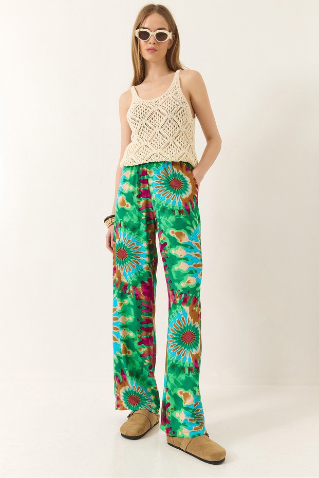 Women's Green Elastic Waist Patterned Pocket Detailed Flowy Viscose Palazzo Trousers 60284035