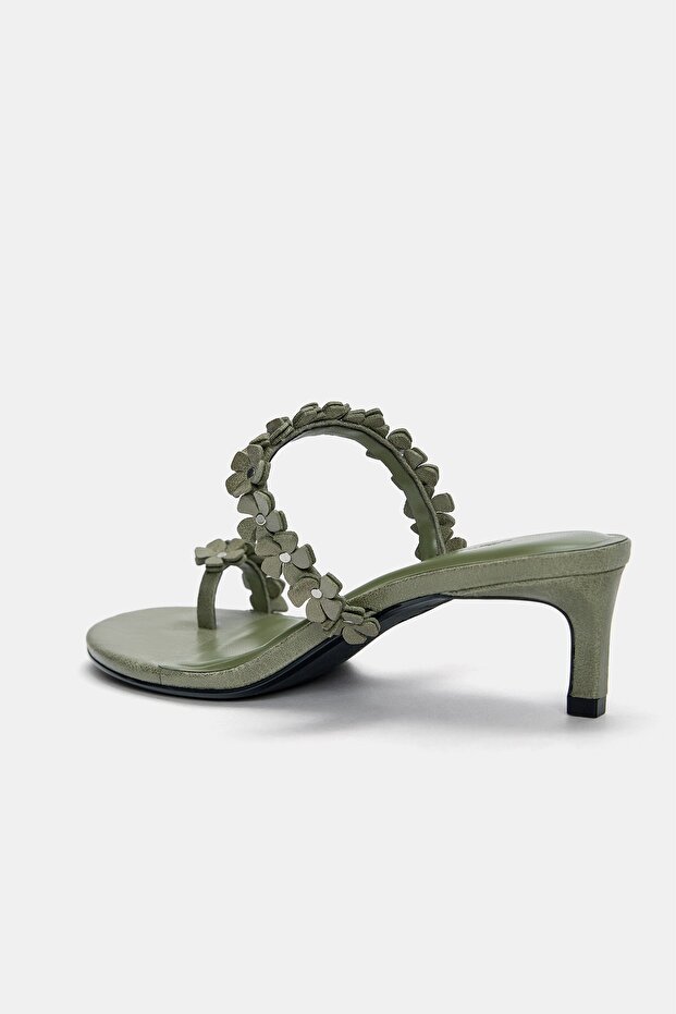 Çiçekli ve topuklu terlik - 5