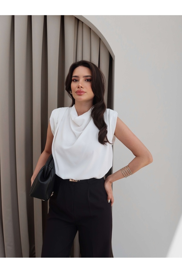 Beyaz Vatkalı Bluz - 4