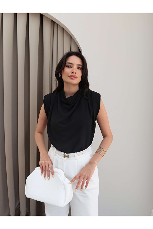 Siyah Vatkalı Bluz - 4