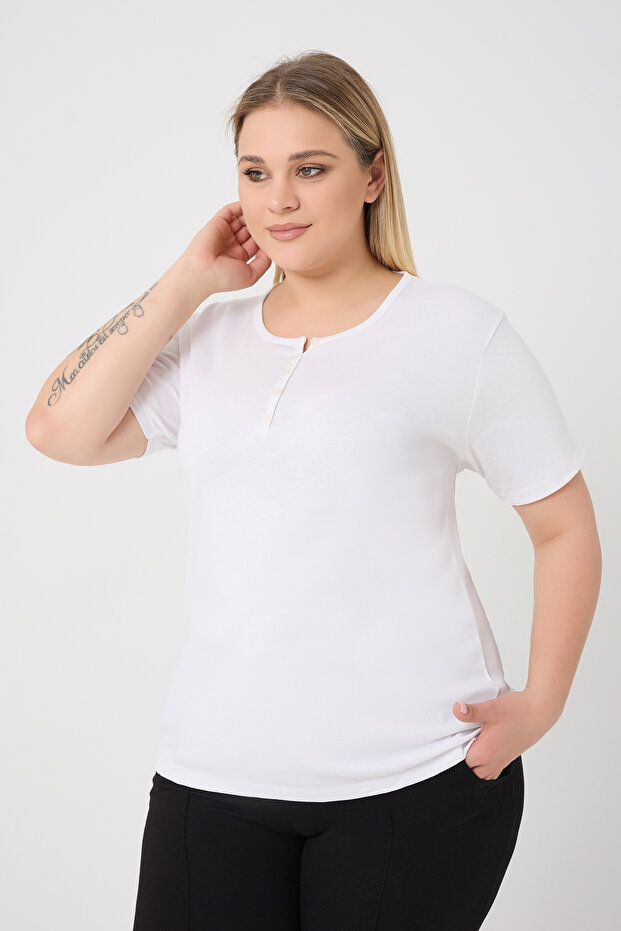 بلوزة نسائية من Curve مقاس كبير من القطن الليكرا بياقة دائرية وزر مفصل أساسي باللون الأبيض العادي