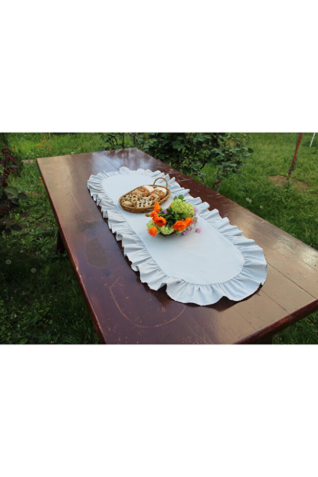 Cotton Polyester Ruffled Oval Runner 40X110 cm