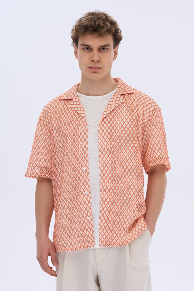 قميص رجالي برتقالي منقوش كبير الحجم - 5