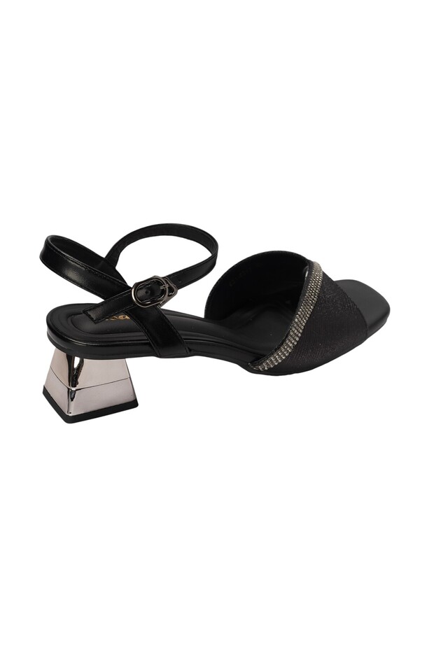 صندل بكعب عريض وحزام للكاحل - 3