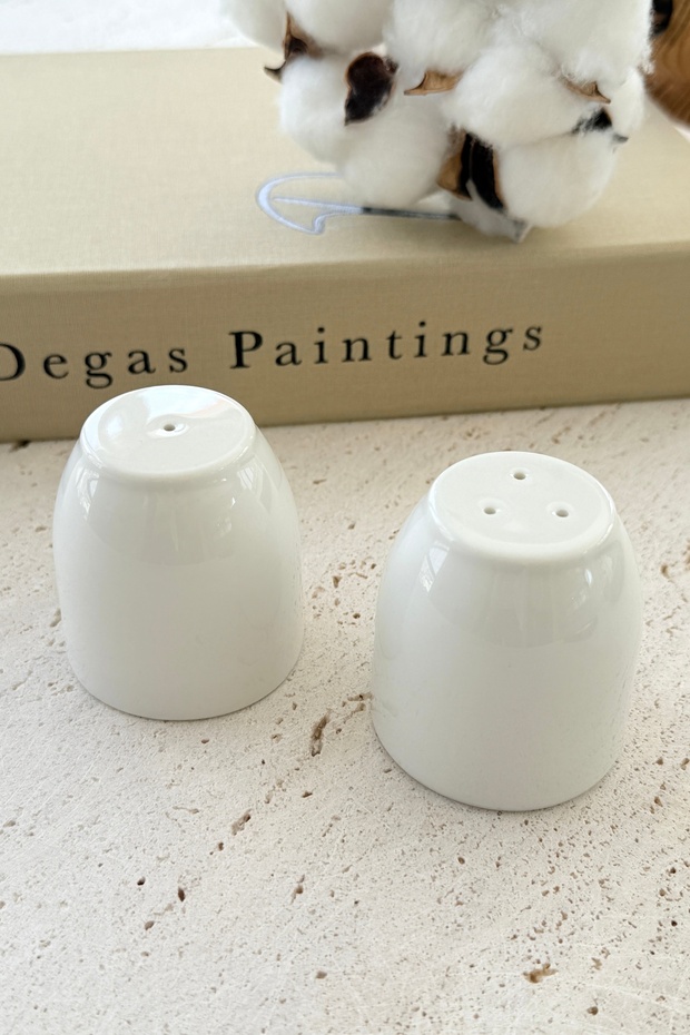 Modern Cream Porcelain Salt and Pepper Shakers Set 5,5X5 cm