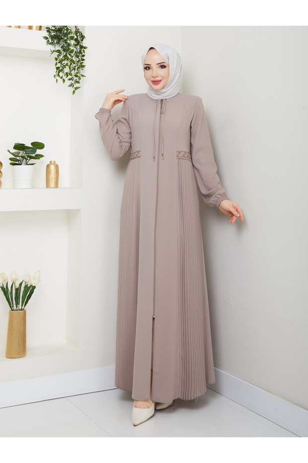 Half-Pleated Waist-Embroidered Full-Length Women’s Ferace