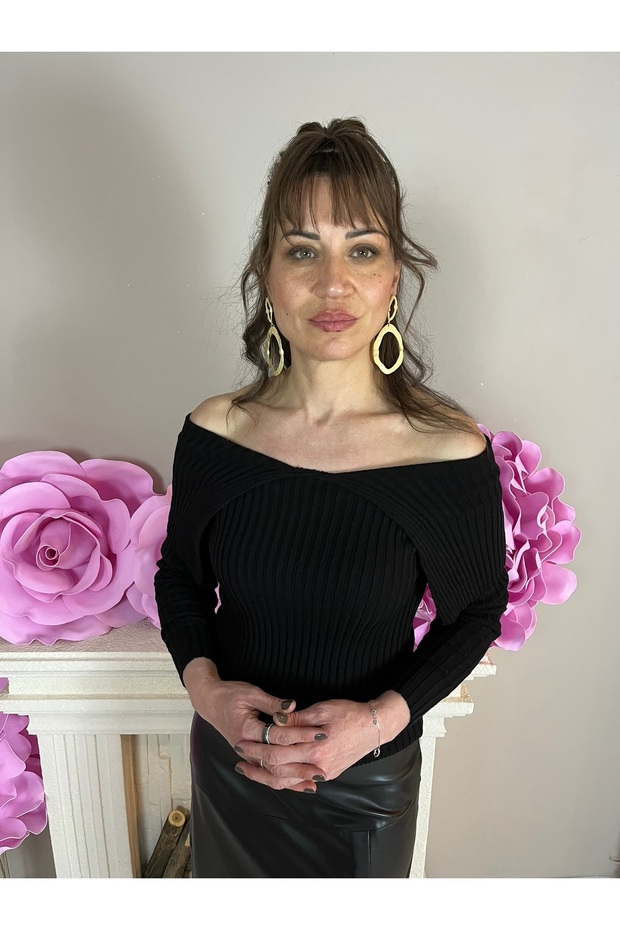 Siyah Devrik Yaka Triko - 3