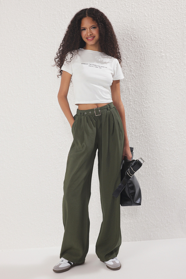 Haki Modal Yumuşak Tuşeli Kemerli Wide Leg/Geniş Paça Pantolon TWOSS25PL00112 - 1