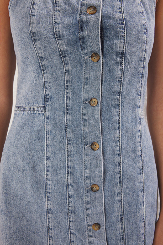 Açık Mavi Düğme Detaylı Düz Mini Denim Elbise TWOSS25EL00758 - 3