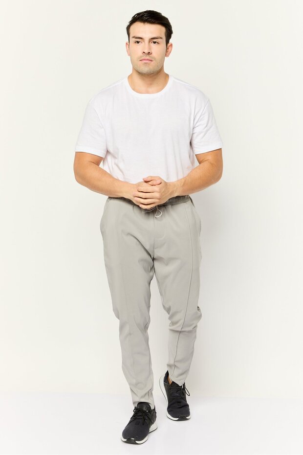 بنطال رياضي رجالي بقصّة عادية ورباط، رمادي فاتح - 2