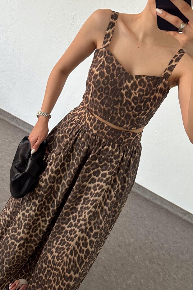 طقم قصير وطقم ملابس بنمط الفهد - 7