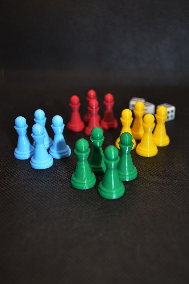 3D Çok Renkli Piyon Pawn ve Zar Seti 16 Piyon + 4 Adet 10mm Okey Oyun Zarı - Kızma Birader Ludo - 2