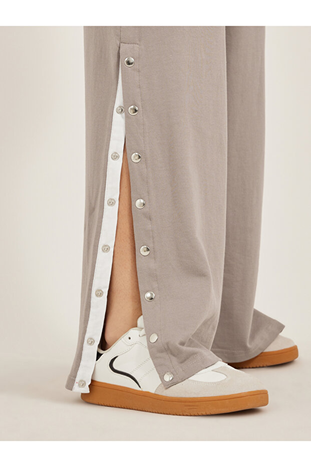 Solid Side Snap Button Hem Joggers - 4