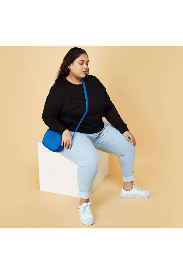 سويت شيرت سادة ذو قصة عادية ورقبة دائرية - 3